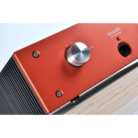 Lavardin Model ITx 20 façade